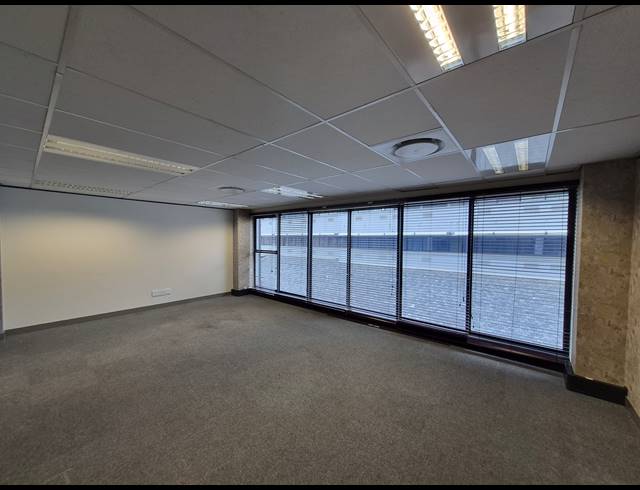 675M² OFFICE TO LET IN SANDTON CENTRAL